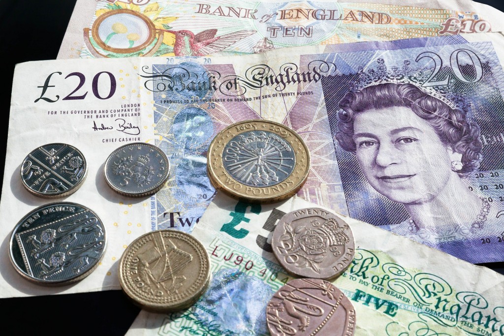 pound-414418_1920-1